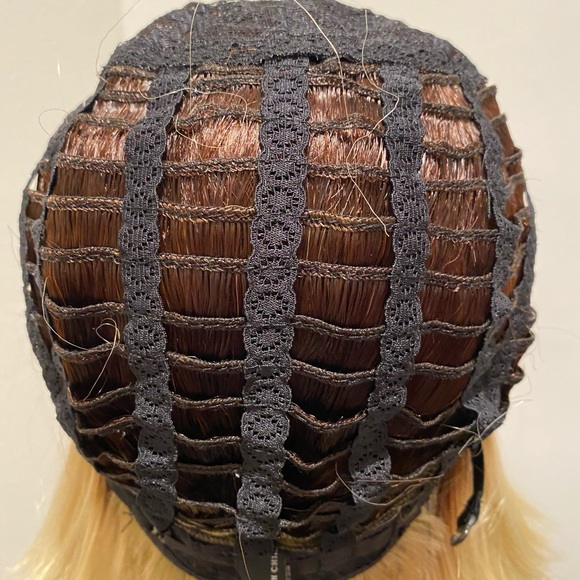 Wonder You China Doll Bob Synthetic Wig NWT - Picture 8 of 10